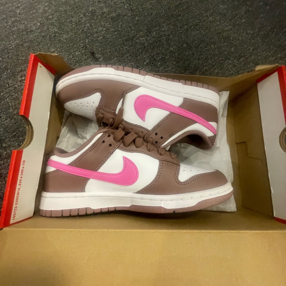 nike dunks smokey mauve size